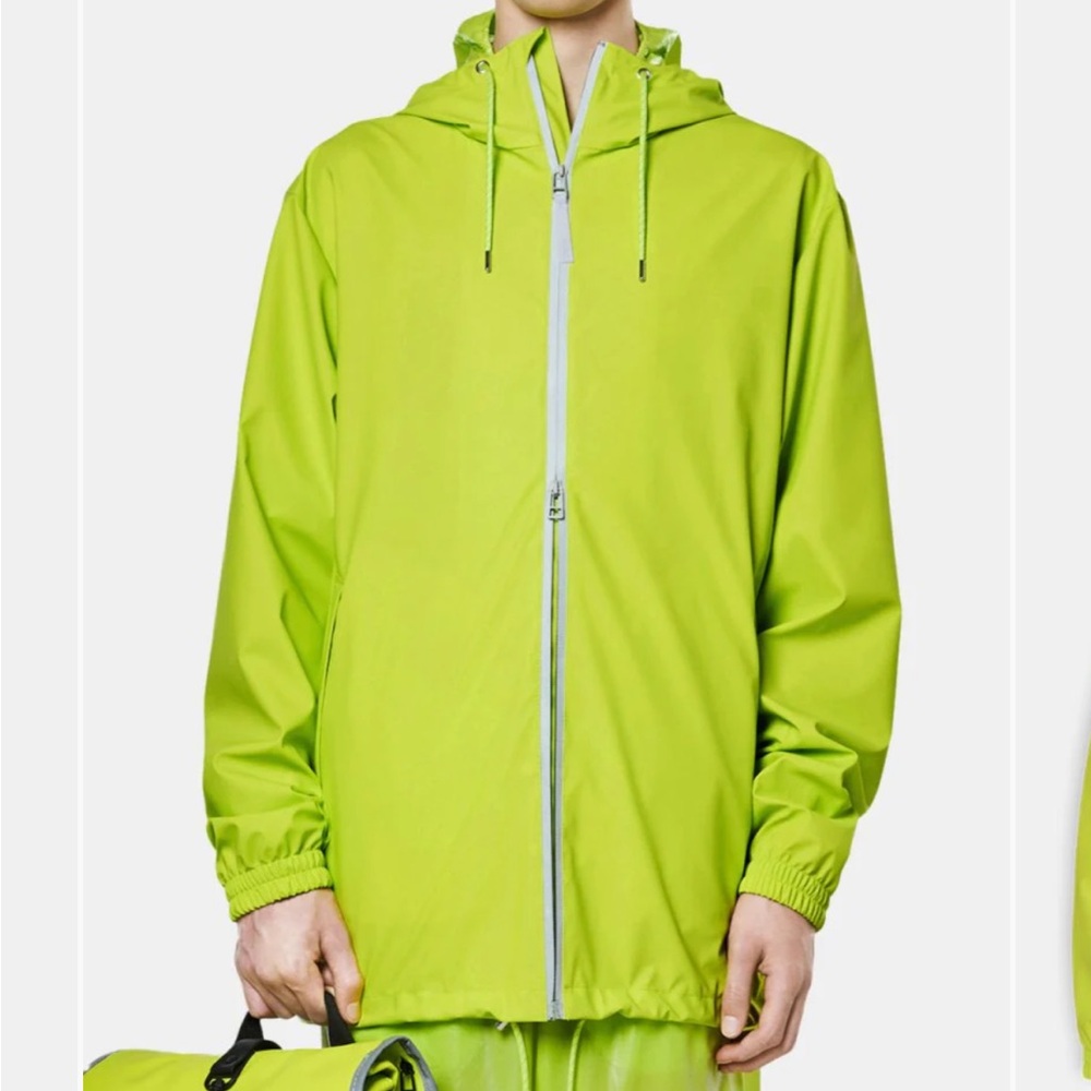 NWT RAINS WATERPROOF STORM BREAKER JACKET (REFLECTIVE DIGITAL LIME) M